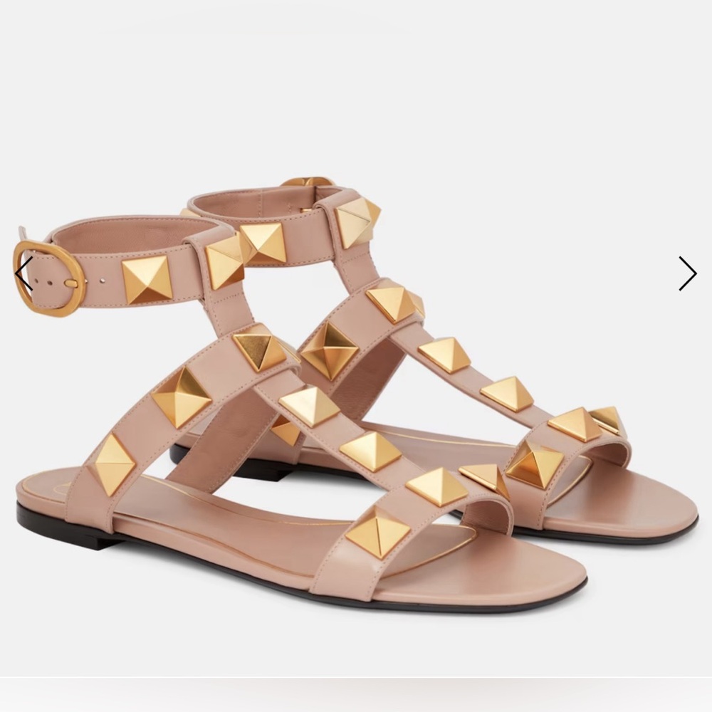 VALENTINO GARAVANI
Roman Stud leather sandals